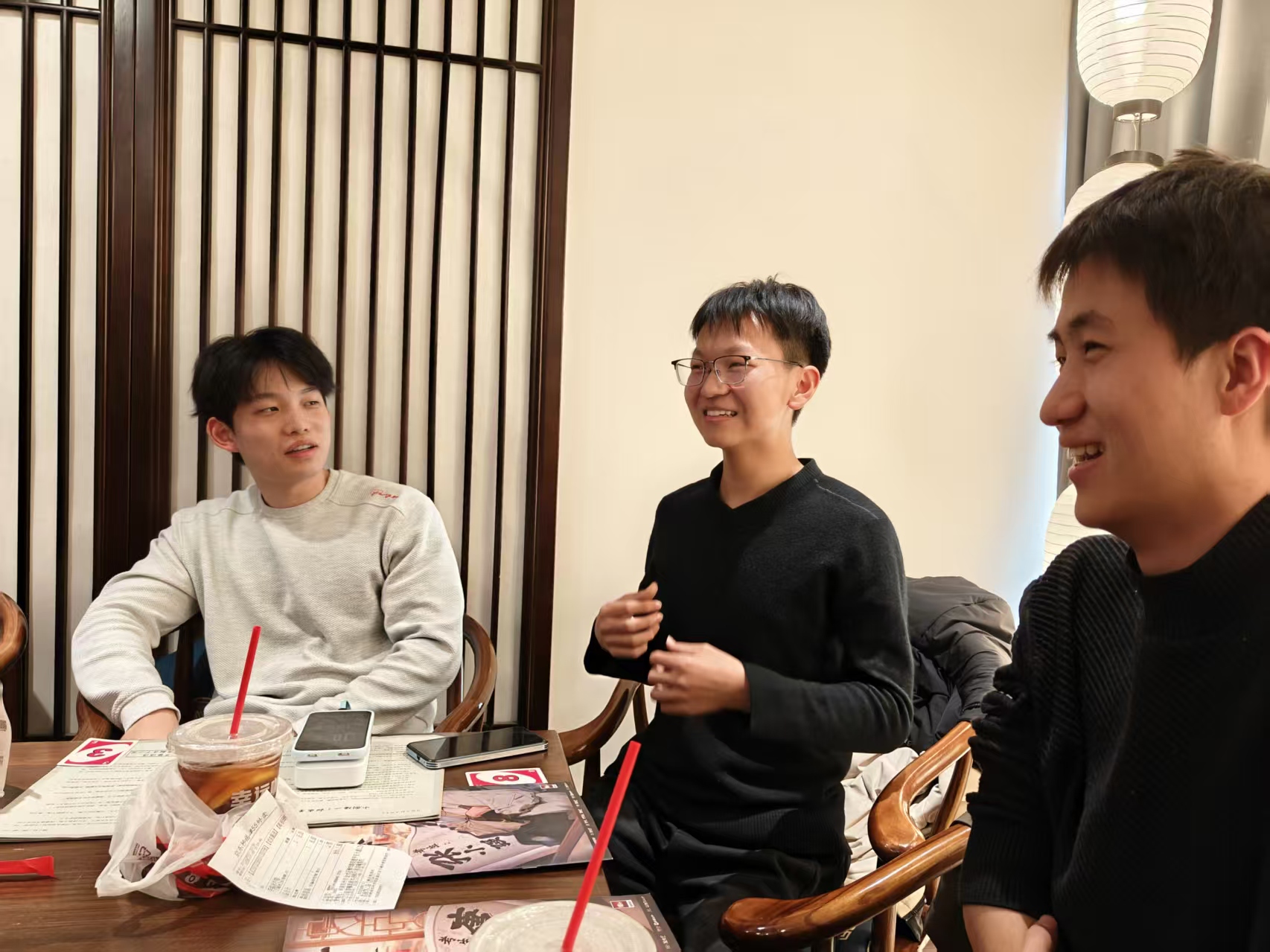 剧本杀讨论瞬间